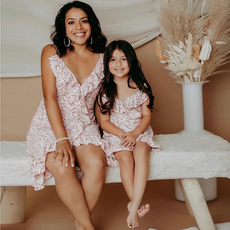Mommy And Me Summer Dresses V-neck Sexy Waistband Floral Summer Vacation Beach Casual Princess Mother Daughter Dress Matching Family Outfits Mother Kids 2026 - 11 Mommy And Me Summer Dresses V-neck Sexy Waistband Floral Summer Vacation Beach Casual Princess Mother Daughter Dress Matching Family Outfits Mother Kids 2026 - 11
