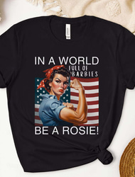 Pohodlné dámské patriotické tričko písmeno národní vlajka vintage krátké rukávy kulatý výstřih topy každodenní víkend černá béžová Rosie the Riveter tričko V jednom světě Be tričko silné