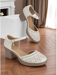 Women's Vintage Hollow-Out Mary Jane Shoes – Comfortable Low Block Heel Sandals with Adjustable Strap for Casual and Summer Wear