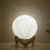 abordables Veilleuses pour chambre d&#039;enfant-Lampe de lune 3d 16 couleurs changent galaxie lune led veilleuse télécommande usb&amp;amp;cadeaux de contrôle tactile pour filles garçons enfants femmes anniversaire