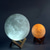 abordables Veilleuses pour chambre d&#039;enfant-Lampe de lune 3d 16 couleurs changent galaxie lune led veilleuse télécommande usb&amp;amp;cadeaux de contrôle tactile pour filles garçons enfants femmes anniversaire