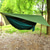 billige Campingmøbler-Camping-hængekøje med myggenet Overdækket regntæt hængekøje Udendørs Bærbar Solcreme Anti-myg Ultra Lys (Ul) Åndbart Nylon faldskærm med karabiner og træstropper til 2 personer Campering &amp; Vandring