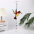 abordables Hasta 30 $-1 carillón de viento pintado con colibrí, artesanía para exteriores que brilla en la noche, adorno colgante para ventana, balcón, decoración de jardín