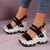 billige Sport Sandaler-tykke plattformsandaler for kvinner – svarte og hvite sporty kilesandaler med justerbare stropper, trendy sommersko for uformelle antrekk og streetwear
