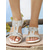 billige Flate sandaler-sølvfargede t-stropper med strass til dame – bohemske, flate bryllupsflip-flops til bruder, strandseremonier og sommerferier
