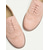 billige Oxfords til kvinner-rosa semsket oxford-sko for kvinner med brogue-detaljer og komfortabel såle - perfekt for fritids- og formell bruk