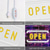 abordables Lampes néon led-enseigne au néon ouverte led entreprise néon enseigne ouverte applique murale art déco roman nuit néon lampes alimentées par fil usb pour bars, magasins, café, hôtel, décorations extérieures