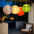 baratos Luzes de paisagem-Lanterna solar globo de 12 polegadas (30 cm) estilo chinês ao ar livre ip65 à prova d'água nylon pendurado luz led, branco quente para jardim, festa, decoração de quintal
