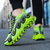 preiswerte Sneaker für Herren-Sportliche Sneakers für Herren in Neongrün mit Flammen – leichte, atmungsaktive Laufschuhe mit Stoßdämpfung für Sport und Fitness