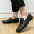 preiswerte Halbformell-braune Pennyloafer aus Kunstleder für Herren mit gewebtem Obermaterial und Gummisohle – bequem und stilvoll für Business-Casual- oder Smart-Casual-Outfits