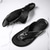 abordables Sandalias de Vacaciones-Chanclas contemporáneas de piel sintética color tostado para hombre con doble corte y correas ajustables: calzado versátil para la comodidad diaria.