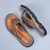 billige Ferietøfler-Herre utendørs flip-flop sandaler med T-stropp og polstret såle, slitesterkt mønster, sporty utseende for voksne, egnet for strandaktiviteter, fotturer, bruk ved bassengkanten, sommerferie
