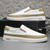 Χαμηλού Κόστους Slip-On Καθημερινά Παπούτσια-Ανδρικά λευκά slip-on αθλητικά παπούτσια με χρυσές λεπτομέρειες και μινιμαλιστικό σχεδιασμό - κομψά, μοντέρνα, ιδανικά για casual εξόδους και καθημερινή άνεση