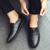 abordables Chaussures Décontractées Slip-On-Mocassins marron décontractés pour hommes avec tige en similicuir souple, détails cousus à la main et semelle en caoutchouc durable - parfaits pour un usage quotidien et les activités de plein air