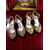 abordables Barroco &amp; Declaración-Tacones de bloque bordados barrocos de mujer estilo real dorado inspirado en el Gatsby de los años 1920 con adornos de piedras preciosas para ocasiones formales escénicas y de vestuario