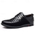 economico Scarpe Casual con Lacci-Sneakers da uomo in similpelle nere e bianche dal design sportivo: calzature comode e alla moda per giornate casual, viaggi e gite del fine settimana