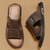 ieftine Sandale de vacanță-Sandale slip-on maro pentru bărbați, cu decupaje, din piele ecologică moale, de vară, pentru confort în interior, treburi de weekend și utilizare casual în aer liber