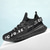 preiswerte Herren Laufschuhe-Grüne Herren-Laufschuhe mit auffälligem Schriftzug – bequem, leicht, ideal zum Laufen, fürs Fitnessstudio und für einen aktiven Lebensstil.