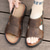 ieftine Sandale de vacanță-Sandale slip-on maro pentru bărbați, cu decupaje, din piele ecologică moale, de vară, pentru confort în interior, treburi de weekend și utilizare casual în aer liber
