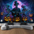 お買い得  ハロウィン壁タペストリー-ハロウィン ブラックライト タペストリー UV 反応 グロー イン ザ ダーク 森 トリッピー マウンテン ミスティ グレイブヤード ゴースト 吊るす タペストリー ウォール アート 壁画 リビングルーム 寝室のための