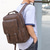 abordables Sacs à dos de Collège-Sac à dos vintage en similicuir pour homme – Sac de voyage et d'affaires de grande capacité avec sangles à boucle et compartiment pour ordinateur portable