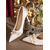 preiswerte Braut-Weiße Satin-Pumps mit spitzer Zehenpartie und hohem Absatz für Damen mit Rüschen und Kristallkettenverzierung – elegante Brautschuhe für Hochzeiten und formelle Anlässe