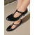 preiswerte Pumps mit Kitten-Heel-Beigefarbene Pumps mit T-Riemen und Kitten Heel für Damen – elegante Schuhe im Vintage-Stil der 50er Jahre mit runder Spitze für den Weg zur Arbeit im Herbst und Winter, Büro-Outfits und elegante