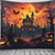 billige Veggtepper-Halloween veggteppe bakgrunn – skummelt hjemsøkt hus med fullmåne, flyvende heks, flaggermus, kirkegård og glødende gresskarlykter, svart-hvitt gotisk veggteppe til fest og hjemmedekorasjon