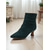 abordables Botines-Botines negros de piel sintética para mujer con punta puntiaguda, diseño fruncido y tacones de gatito: elegantes botines de estilo vintage para conjuntos de oficina y ropa de noche de otoño.
