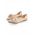baratos noiva-Sapatilhas femininas florais cor champanhe com acabamento texturizado, sapatos de noiva elegantes para casamento ao ar livre em jardim.