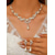 abordables Boda ACC-Conjunto de collar y aretes de perlas de imitación de aleación para mujer, colores dorado y plateado, diseño elegante con detalles de cristal, perfecto para bodas y cenas formales.