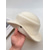abordables Boda ACC-Sombrero de fieltro de lana para mujer, opciones de color blanco y negro, estilo elegante con decoración de botones dorados, perfecto para bodas y banquetes.