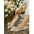 baratos noiva-Sapatilhas femininas florais cor champanhe com acabamento texturizado, sapatos de noiva elegantes para casamento ao ar livre em jardim.