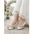 baratos noiva-Sandálias de noiva femininas de salto baixo com detalhes em champanhe – sapatos de noiva elegantes para casamentos no jardim.