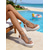 baratos Mulheres-Sandálias plataforma femininas brancas com estampa floral - salto plataforma com strass brilhantes e tiras transparentes, perfeitas para festas na piscina em resorts, férias em destinos tropicais e casamentos ao ar livre no verão.