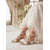 preiswerte Braut-Elfenbeinfarbene Perlen-Sandalen mit Blockabsatz – elegante Brautschuhe für moderne Stadthochzeiten