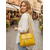 baratos Malas com Alça-Bolsa transversal feminina em couro sintético, disponível em diversas cores, com amplo espaço interno e alça ajustável. Ideal para uso casual, viagens e deslocamentos para o trabalho.