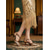 tanie Lata 20. XX wieku &amp; Era Gatsby’ego-Damskie buty na obcasie z paskiem w kształcie litery T w stylu Gatsby z lat 20. XX wieku – eleganckie, złote buty w stylu flapper z nadrukiem wężowej skóry i średnim obcasem, idealne na huczne imprezy