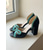 billige 1950-talls retro-dame vintage slingback-hæler fra 1950-tallet – svarte og mintgrønne kjolesandaler med peep toe og blokkhæl for retro fest- og kveldsantrekk