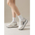 abordables Baskets femme-Baskets compensées blanches et grises pour femmes - des chaussures de style « dad shoes » à plateforme élégantes avec fermeture éclair latérale, parfaites pour un look streetwear quotidien, le travail décontracté et les balades en ville.