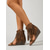 baratos Mulheres-Sandálias gladiadoras com franjas e salto plataforma para mulheres – botas de cano curto estilo boho com borlas, perfeitas para festivais de música, férias de verão e festas ao ar livre.