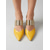 preiswerte Clogs &amp; Pantoletten für Damen-Gelbe Damen-Pantoletten mit spitzer Zehenpartie – elegante Cocktailschuhe mit Metallic-Riemen und Stilettoabsatz