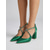 abordables Zapatos de salón de tacón ancho-Zapatos de tacón de bloque de satén verde esmeralda para mujer - elegantes zapatos con tira de pedrería para cócteles y eventos nocturnos.