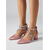 billige Pumps med blokkhæl-Rosa damesko med blokkhæl i sateng – elegante sko med krystallreim til cocktailfester og kveldsarrangementer