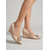 voordelige Klassieke Pumps-Dames pumps met sleehak in nude tint - elegante instaphakken voor tuinfeesten en buitenevenementen.