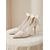 abordables mariée-Escarpins de mariée blancs en dentelle pour femme - bout pointu, talons en résille et nœud en satin à l'arrière, parfaits pour un mariage moderne en ville ou à l'hôtel.