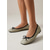 baratos Sapatilhas de mulher-Sapatilhas femininas verde-sálvia - sapatos dobráveis de couro ultramacio, ideais para usar com calça jeans reta, looks casuais e para o trabalho.