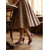billige 1950-talls retro-Retro damepumps - vintage mary janes fra 1950-tallet med t-stropper, kryssremmer og semsket tå i dyp lilla og lavendelfarget for streetwear, hverdagsbruk og ettermiddagste.