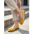 baratos Sapatilhas de mulher-Sapatilhas de ballet femininas - modelo vintage francês com bico quadrado e fivela grande de camurça na cor amarelo mostarda, perfeitas para uso urbano, dia a dia e chá da tarde.