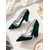 voordelige Pumps met blokhak-Smaragdgroene fluwelen pumps met spitse neus en blokhak, afgewerkt met een gesp met strass-kristallen, perfect voor cocktailparty's, avondjes uit in resorts en diners.